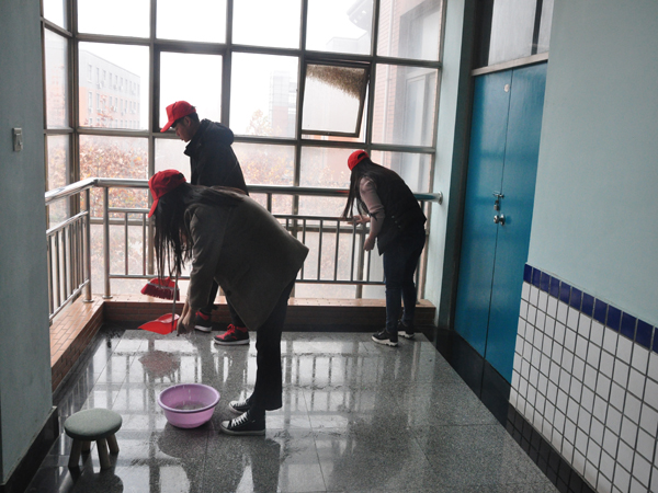 xinwen2.jpg xinwen2.jpg