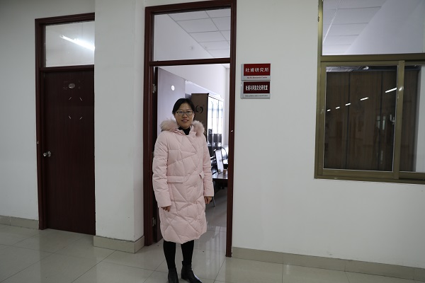 杜甫研究所门口 小.jpg